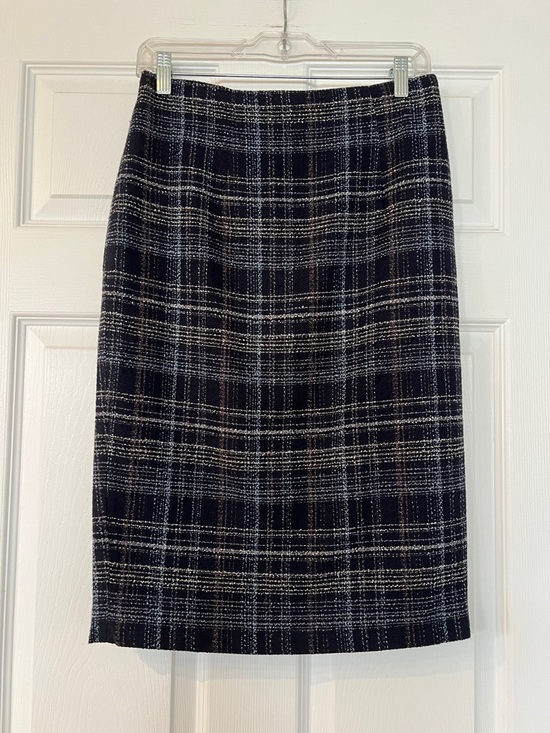 Eliane Rose Dresses & Skirts - 🌷6/$20🌷Classic Black Plaid Pencil Skirt - Timeless Workwear